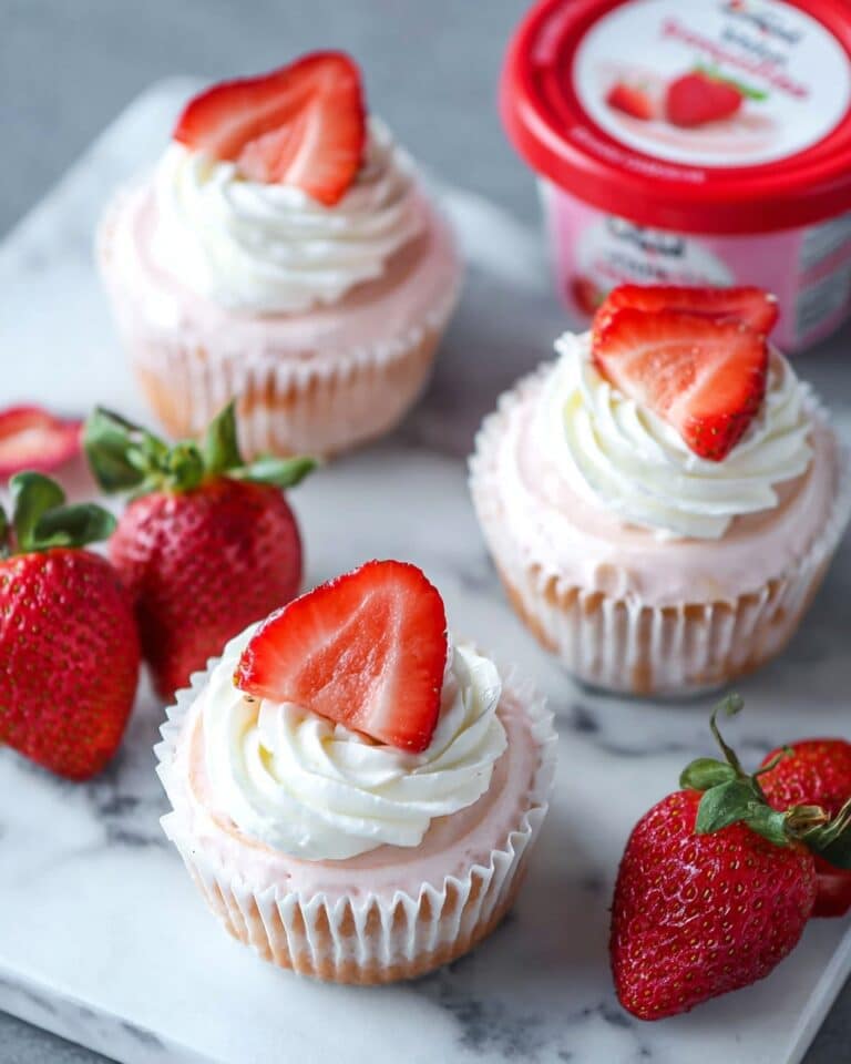 Strawberry Banana Frozen Yogurt Cupcakes Recipe